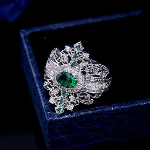 ? Vintage Emerald Green Oval Zircon Anillo Luxury Silver Ring for Women, VIP401